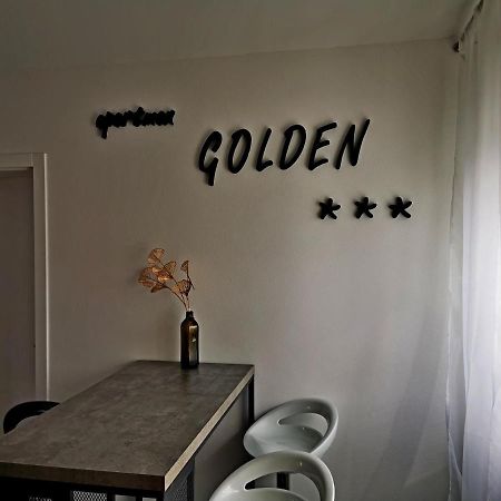 Golden - Self Check In Osijek Exterior foto