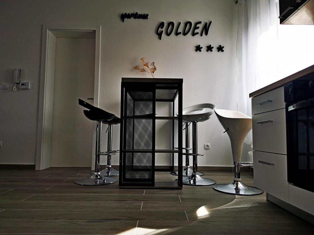 Golden - Self Check In Osijek Exterior foto